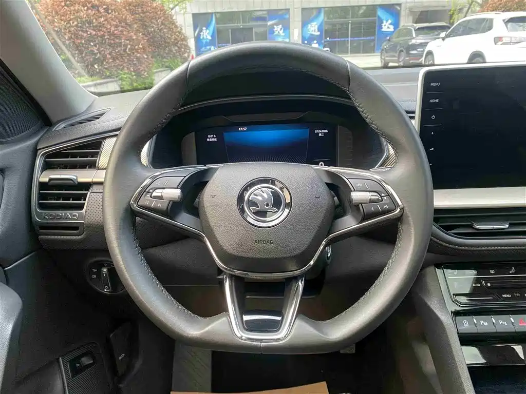 Škoda Kodiaq 2022 Facelift TSI330 5-seat FWD Luxury Edition фото 11