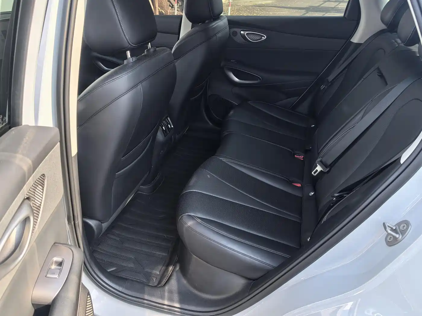 BYD Hai Shi 05 EV 2025 520KM Flagship Smart Navigation Edition фото 9