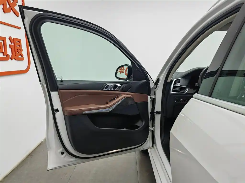 BMW X5 (Import) 2020 xDrive30i M Sport Package фото 8