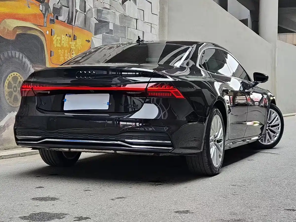 Audi A7L 2024 45TFSI S-line Dream Edition Crystal Package фото 2