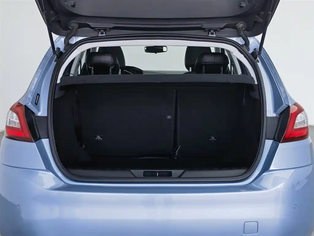 Peugeot 308S 2015 1.2T Auto Dynamic Edition фото 16