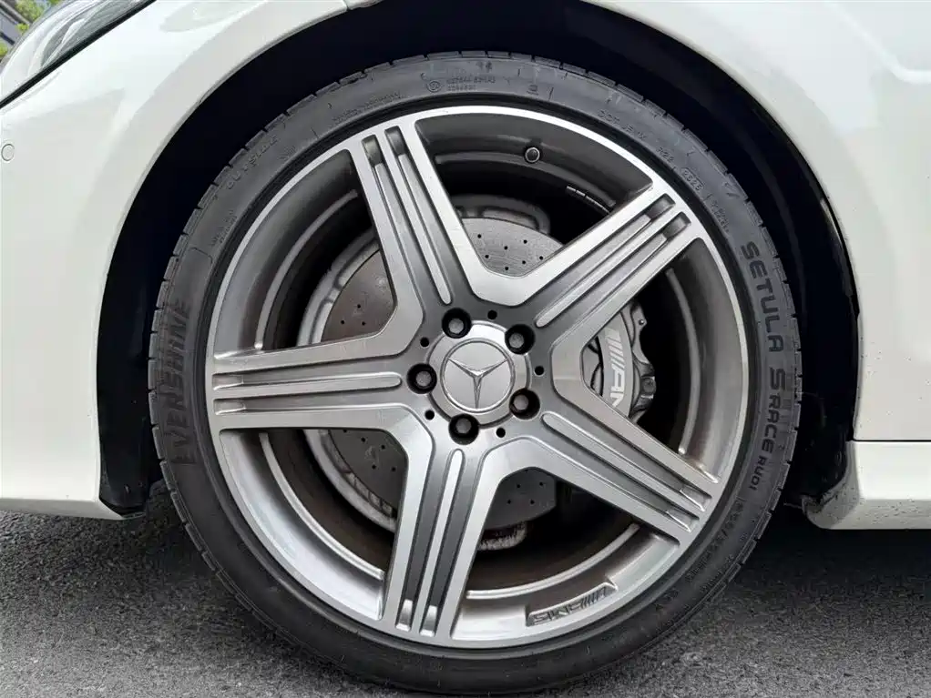 Mercedes-Benz CLS AMG 2015 AMG CLS 63 4MATIC фото 5