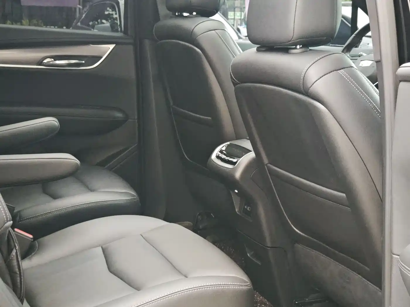 CADILLAC XT6