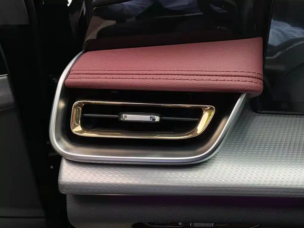 Hongqi H5 2023 2.0T Auto Smart Connect Flag Comfort фото 13