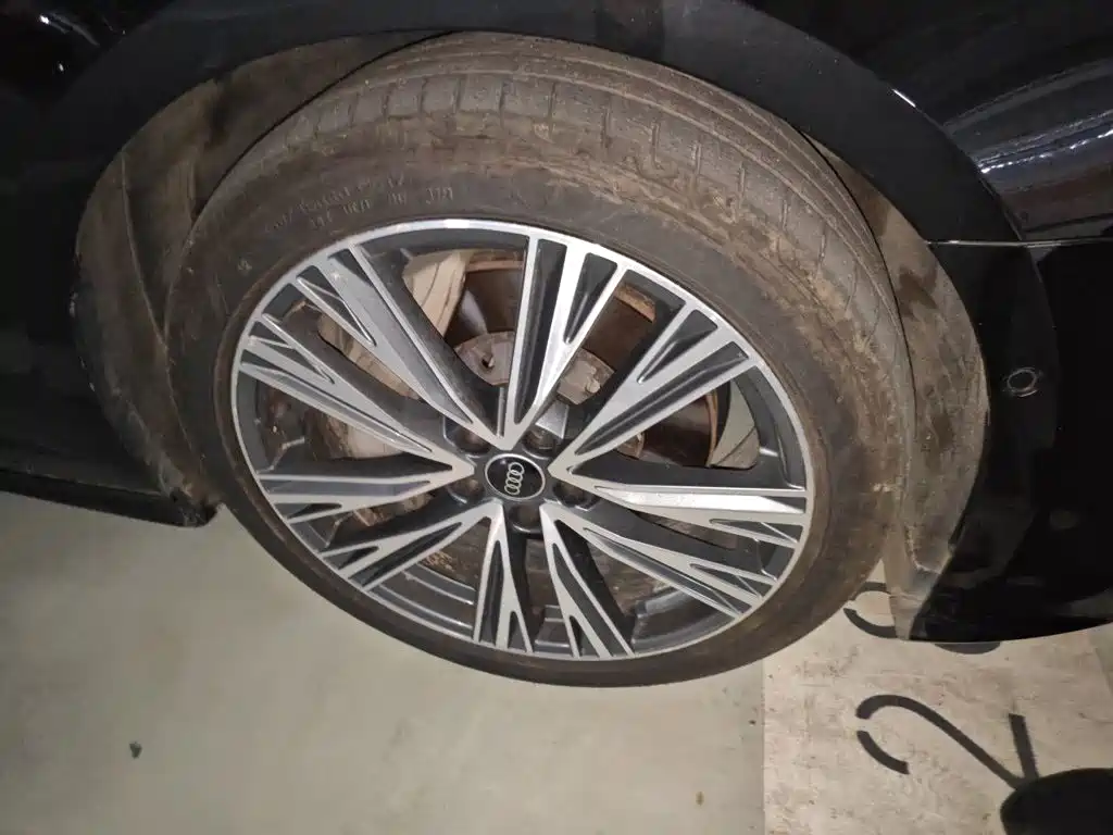 Фото 8 - Audi A6L
