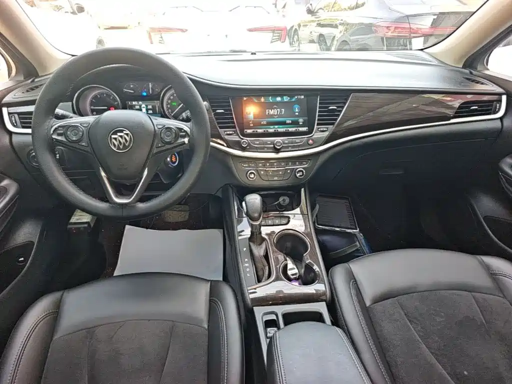 Фото 10 - Buick Verano