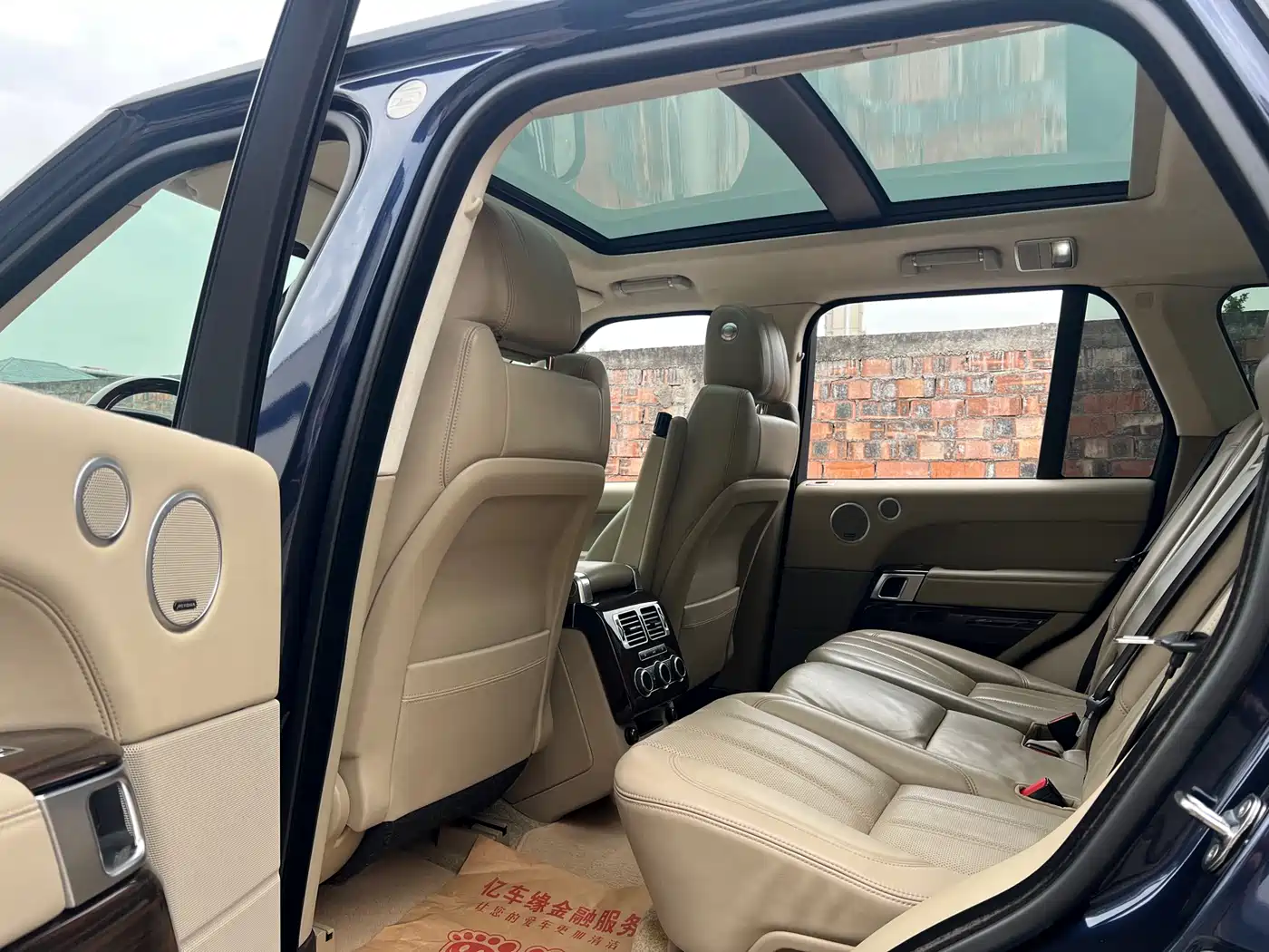Land Rover Range Rover 2015 3.0 TDV6 Vogue фото 15