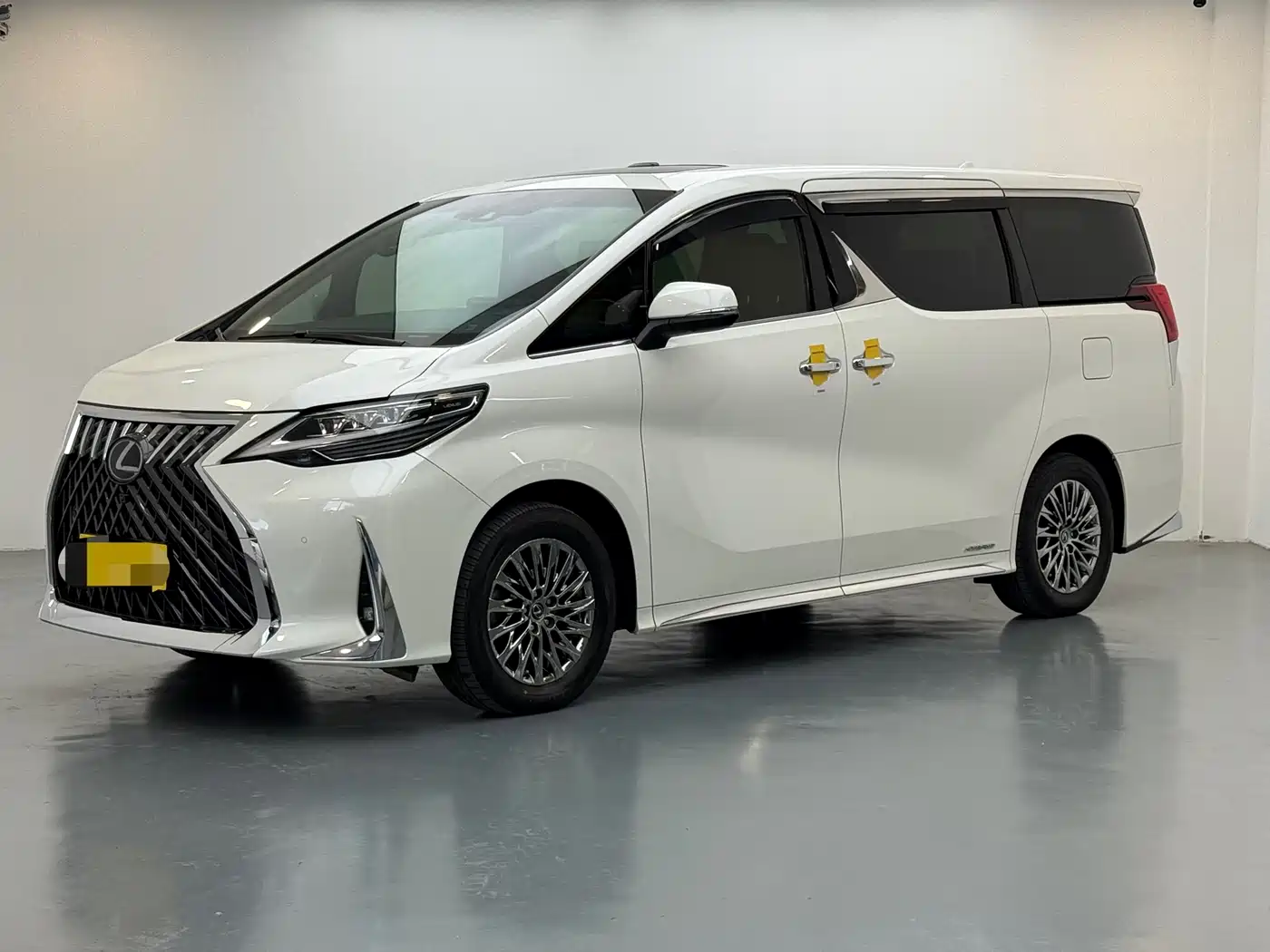 Lexus LM 2020 300h Seven-Seater Elegance Edition