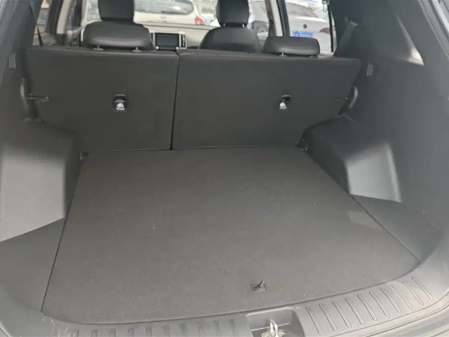 Hyundai Beijing Hyundai ix35 2018 2.0L Automatic 2WD Zhiyong·Enjoyment Edition фото 4