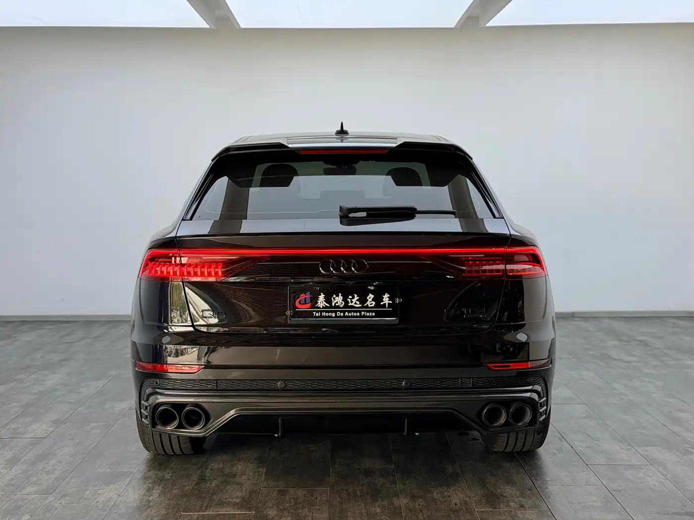 Фото 6 - Audi Q8