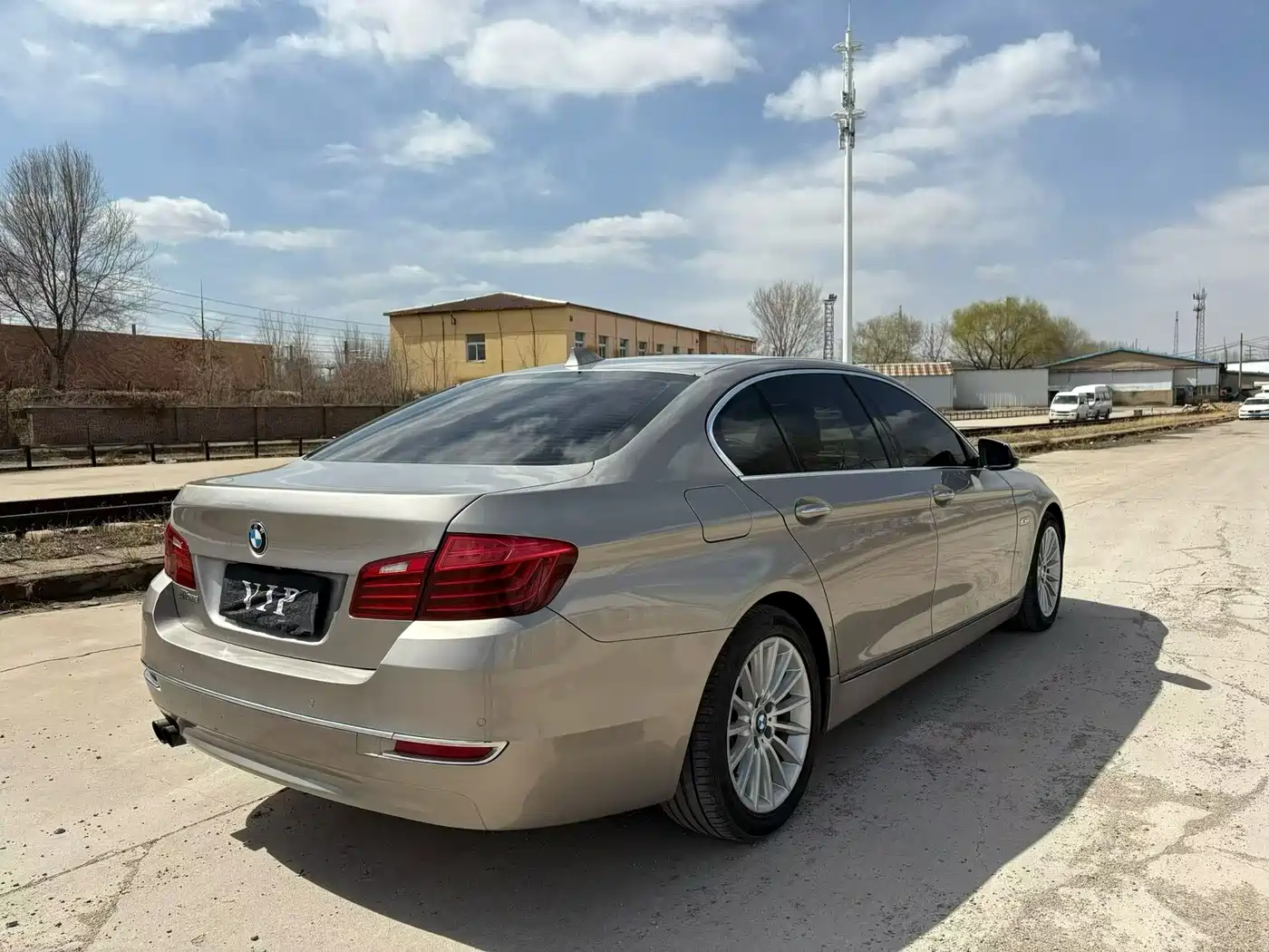 BMW 5 Series 2017 525Li Leading Edition фото 9