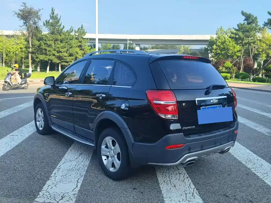 Chevrolet Captiva 2017 2.4L 2WD Luxury Edition 7-Seater фото 2