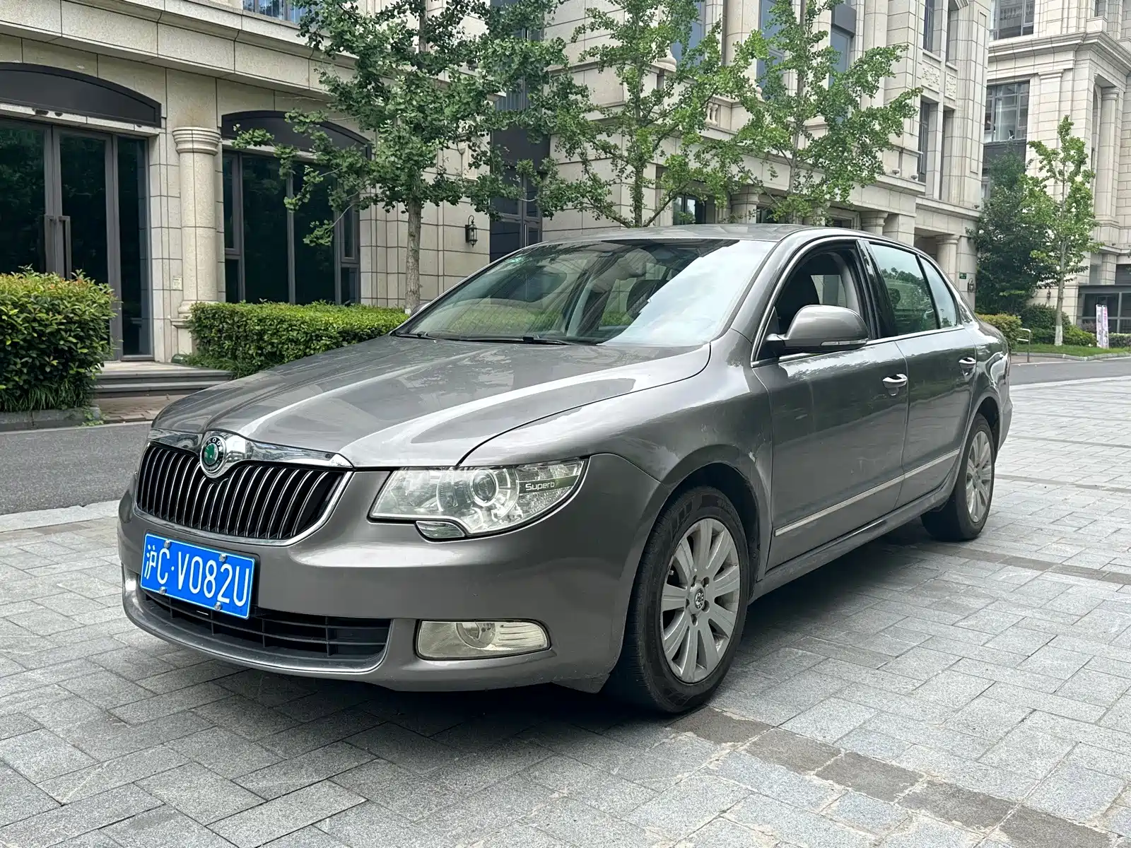 Photo 1 - Škoda Superb