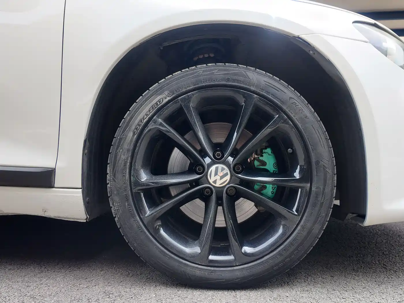Volkswagen Scirocco 2011 Model R 2.0TSI фото 7