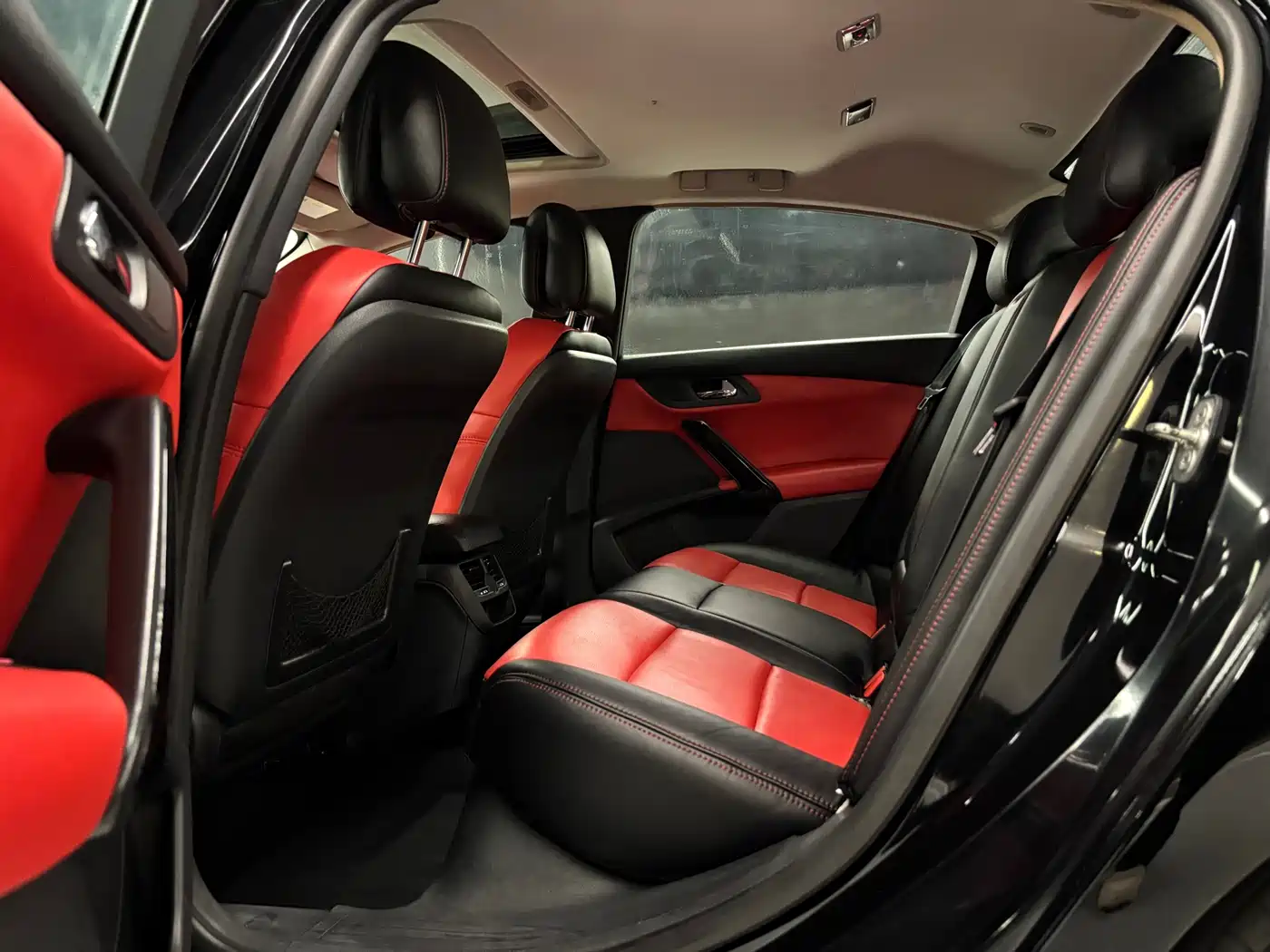 Peugeot 508 2015 2.0L Automatic Zhiyi Edition фото 12