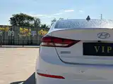 Photo 22 - Hyundai Elantra