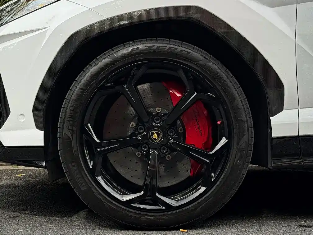 Lamborghini Urus 2018 4.0T V8 фото 3