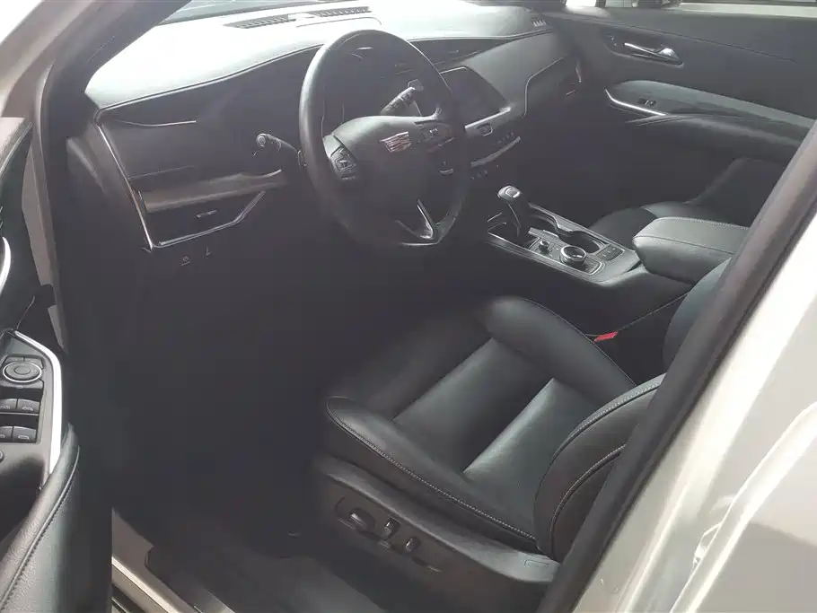 Cadillac XT4 2018 28T FWD Leading Edition фото 9