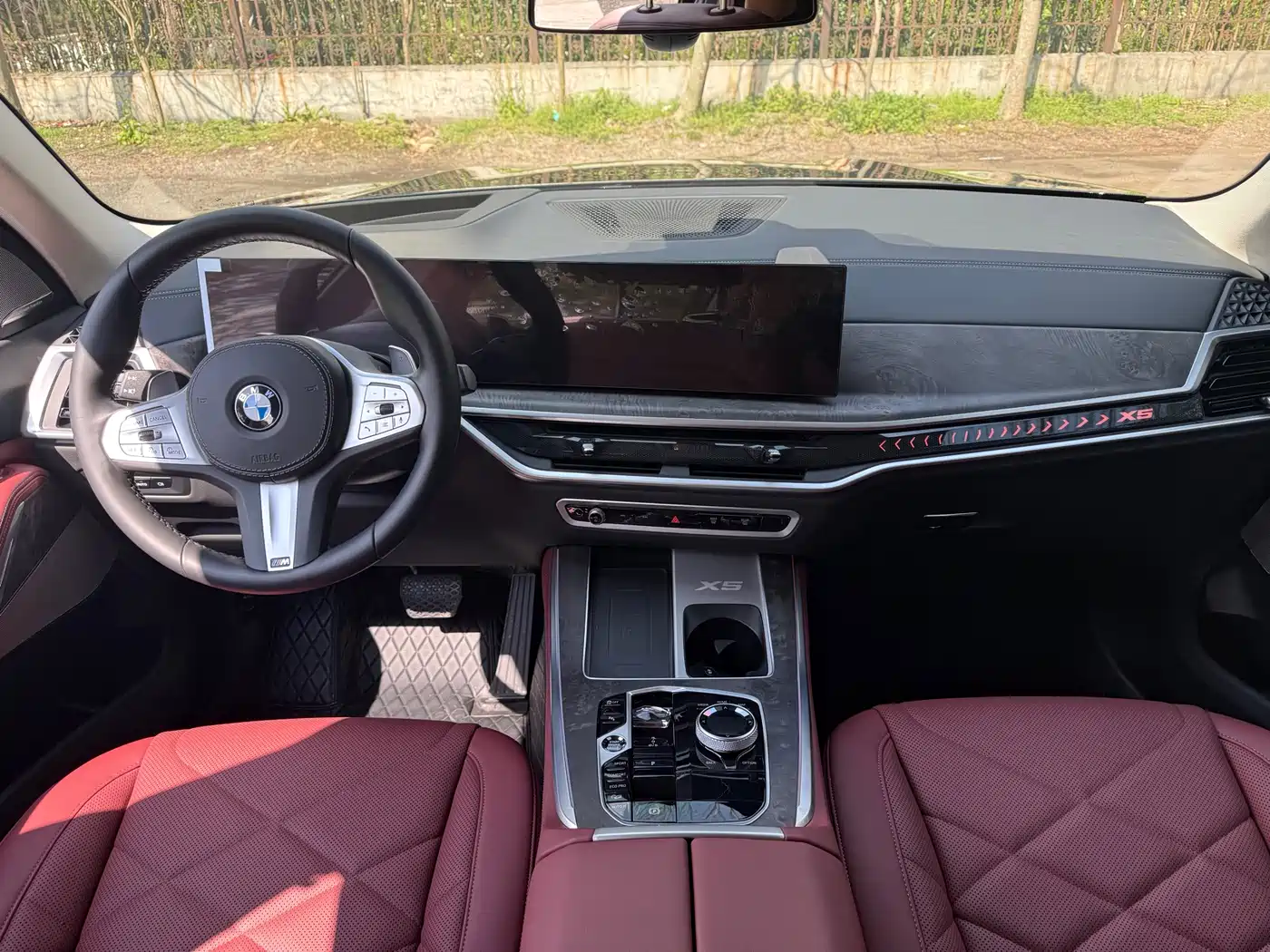 BMW X5 2025 Model xDrive 30Li Exclusive M Sport Blackout Package фото 5