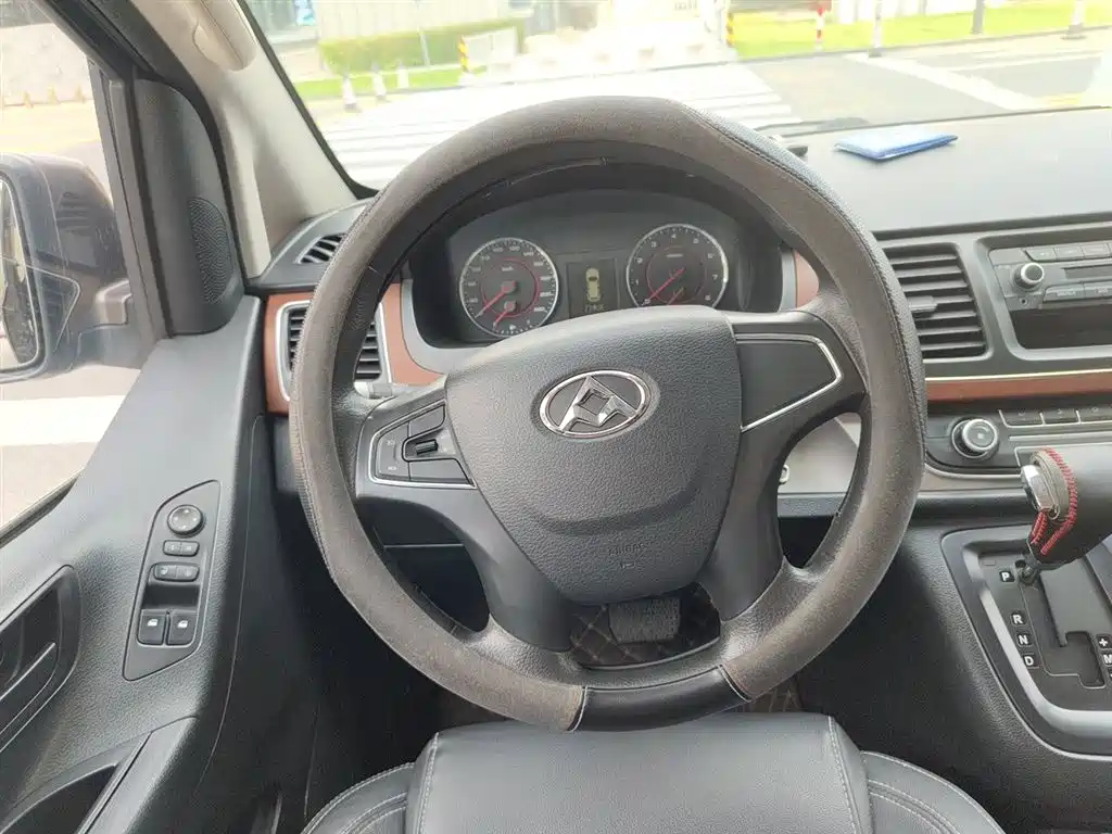 SAIC Maxus Maxus G10 2016 2.0T Automatic Elite фото 3
