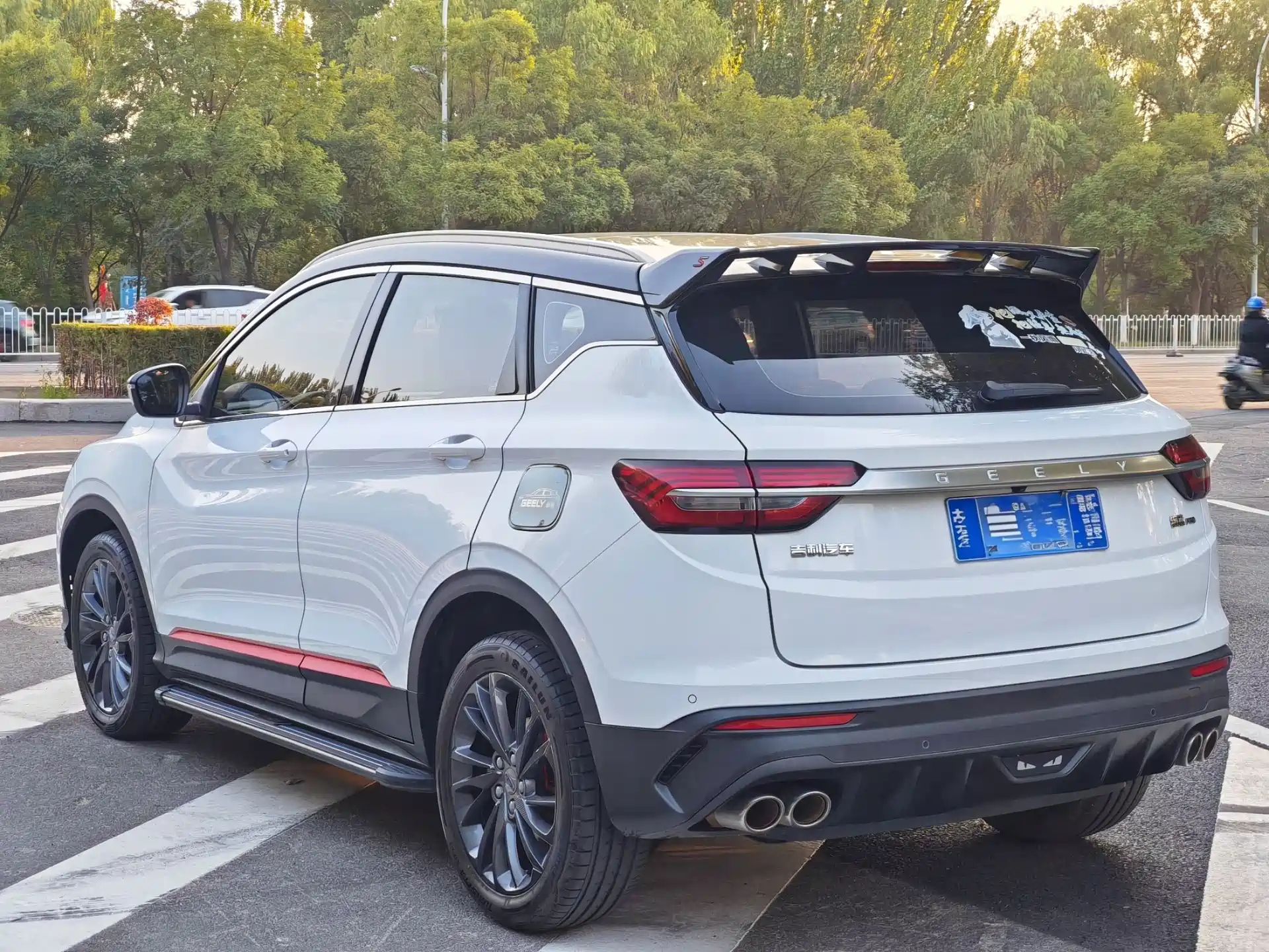 Фото 8 - Geely Coolray