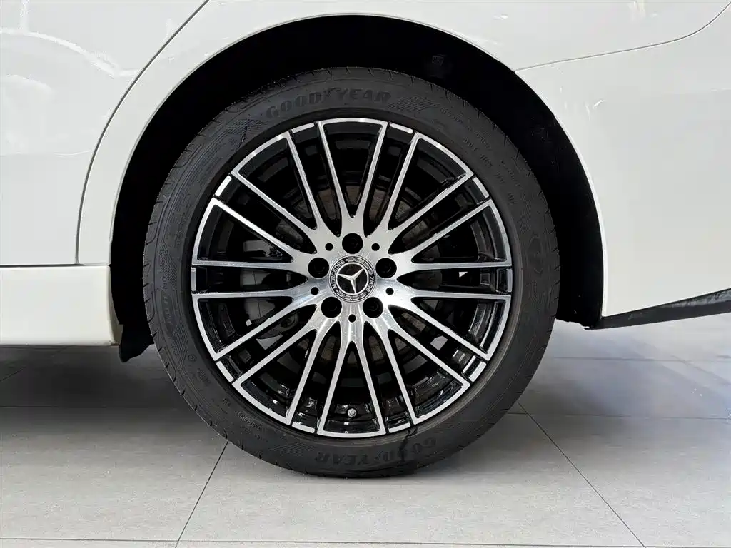 Mercedes-Benz C-Class 2024 Facelift C 260 L Sport фото 15