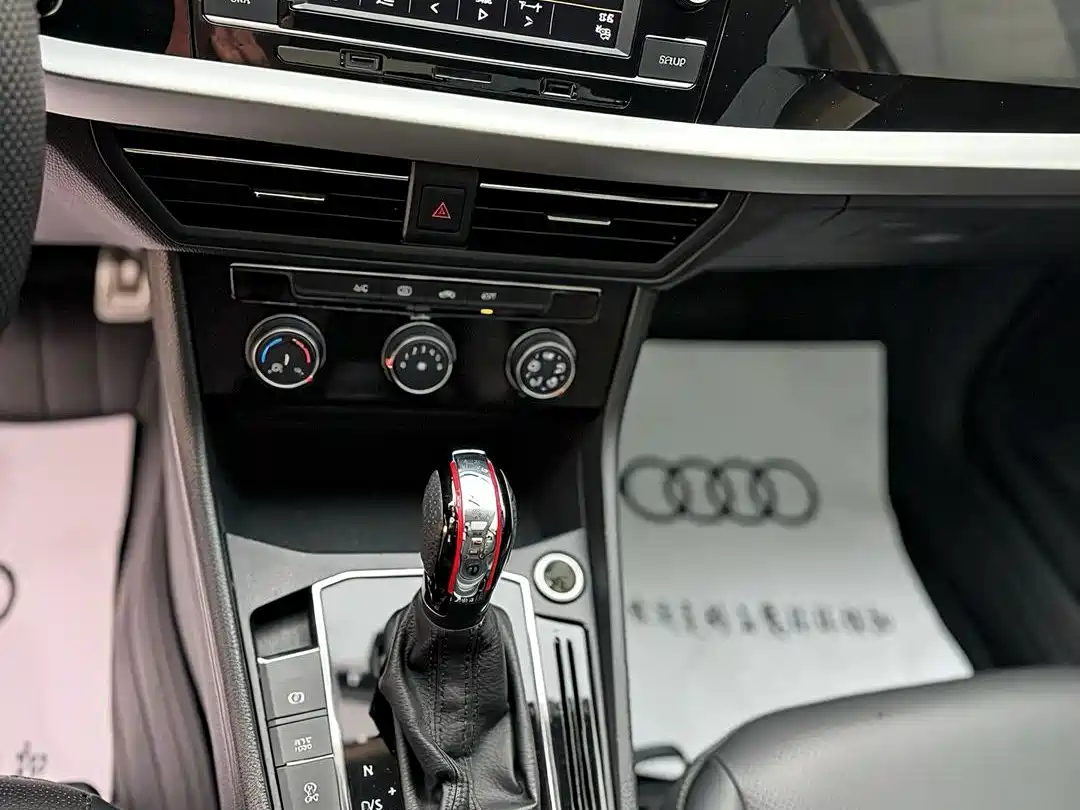 Photo 7 - Volkswagen Lavida