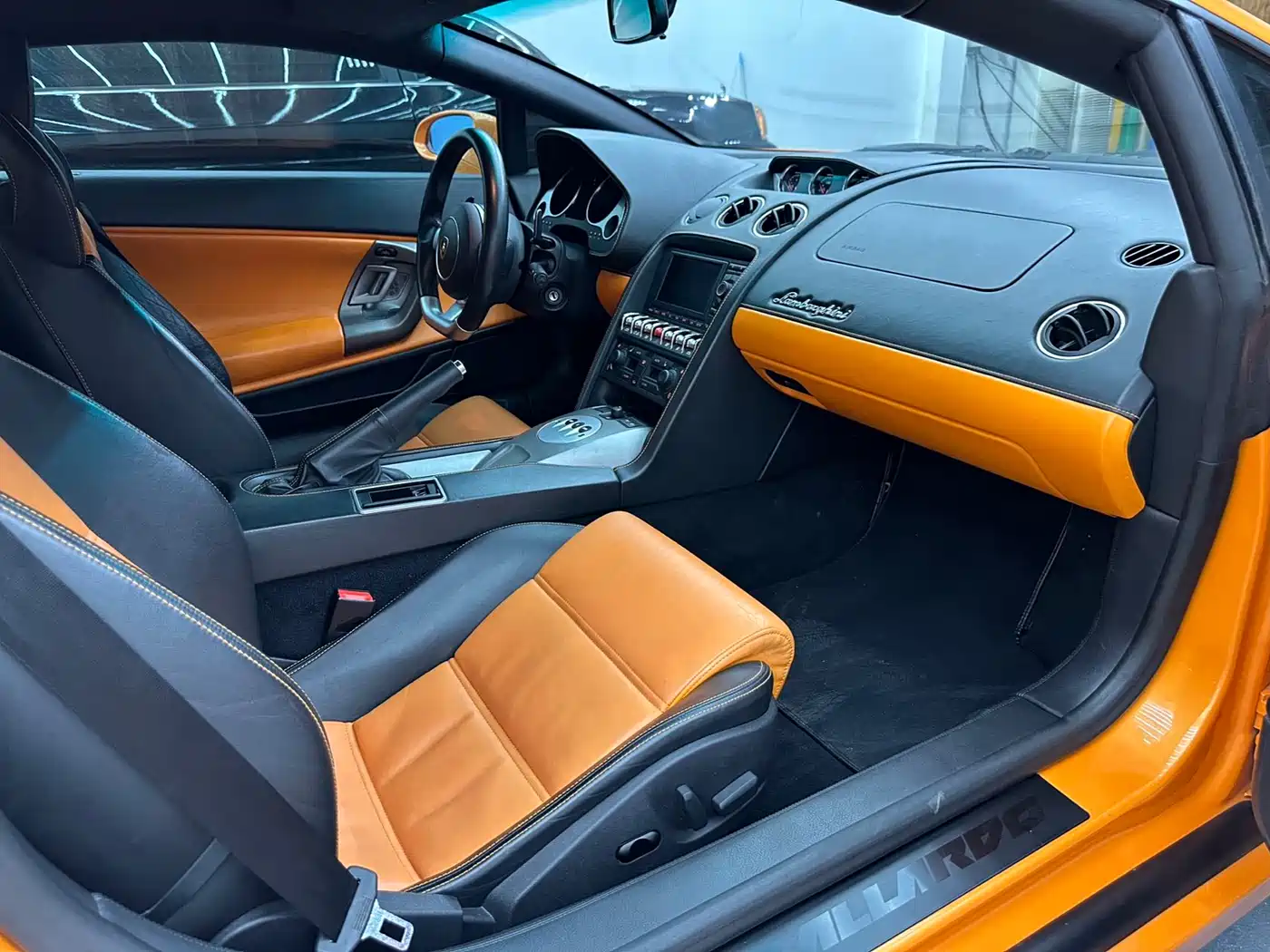 Lamborghini Gallardo 2011 Lamborghini Gallardo LP 560-4 Bicolore фото 14