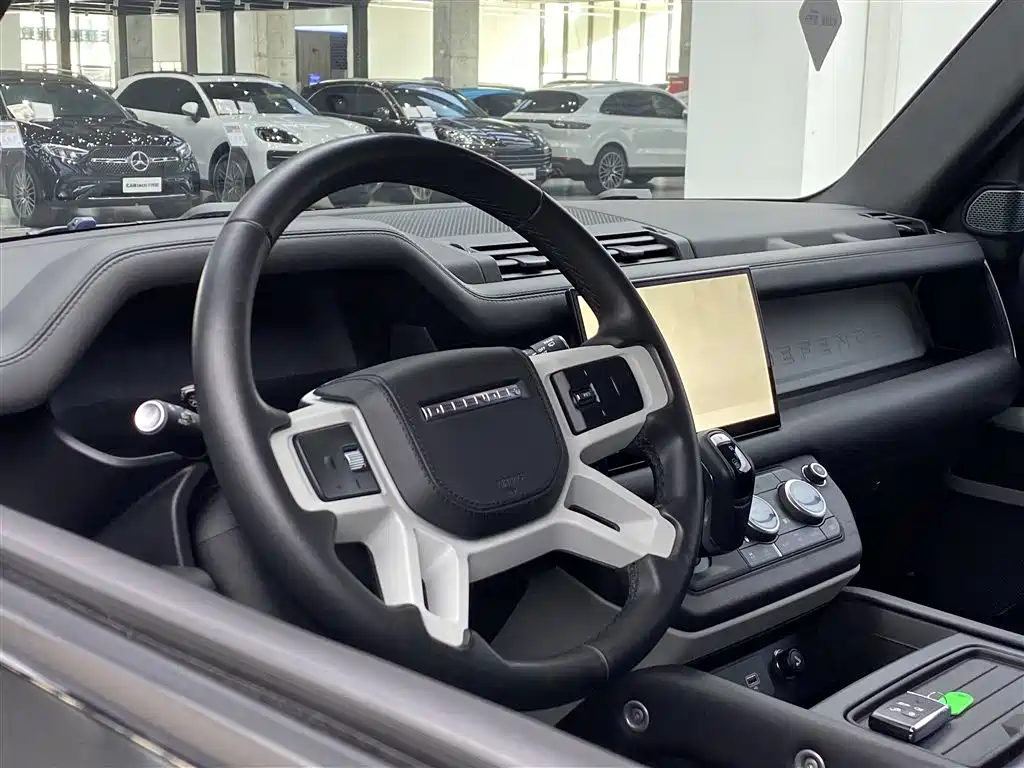 Land Rover Defender 2023 Model 90 3.0T P400 XS фото 24