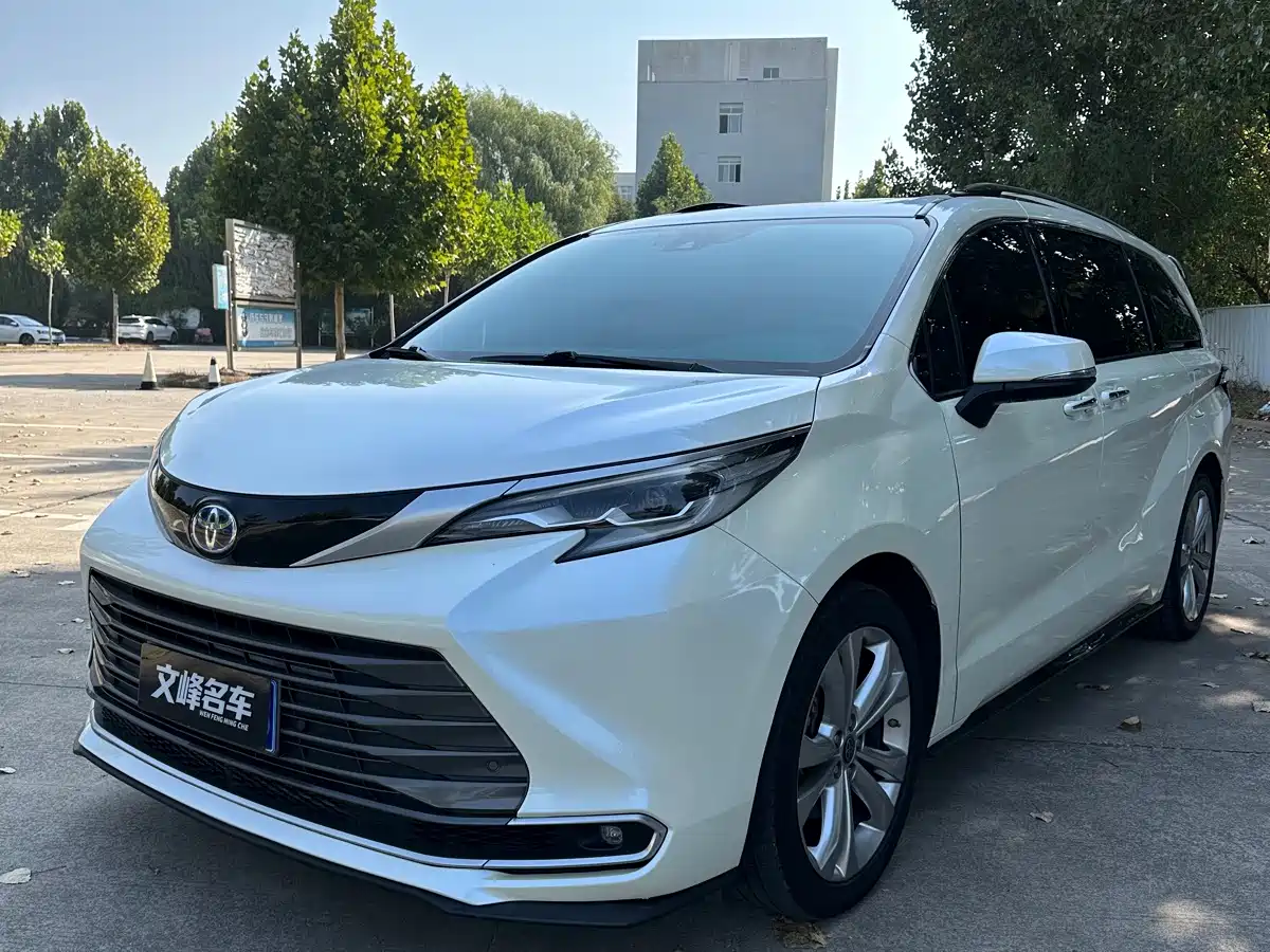 Toyota Sienna 2023 — пригон из Китая