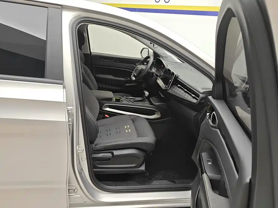 Baojun RM-5 2020 2019 1.5T CVT 24-hour Online Elite 7-seater