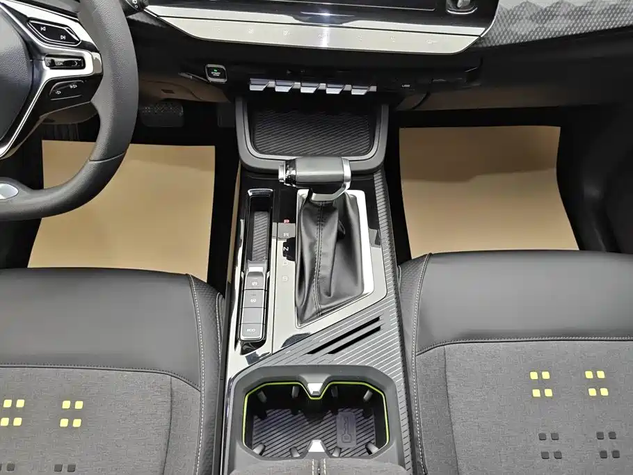Baojun RM-5 2020 2019 1.5T CVT 24-hour Online Elite 7-seater