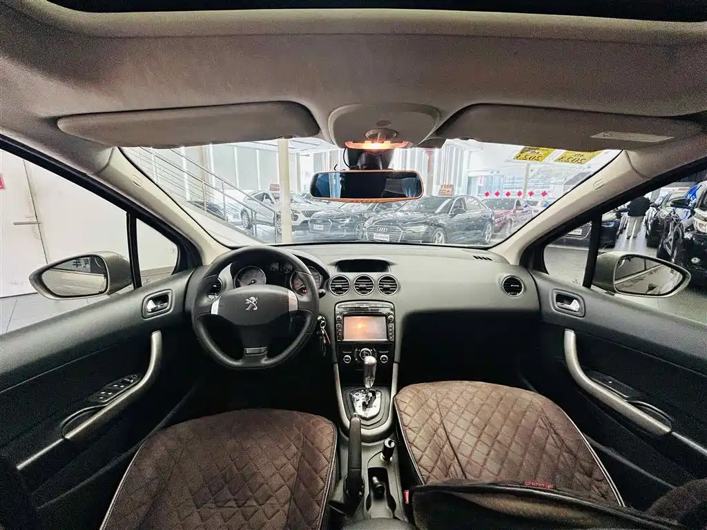 Peugeot 408 2013 2.0L Automatic Comfort Edition фото 14
