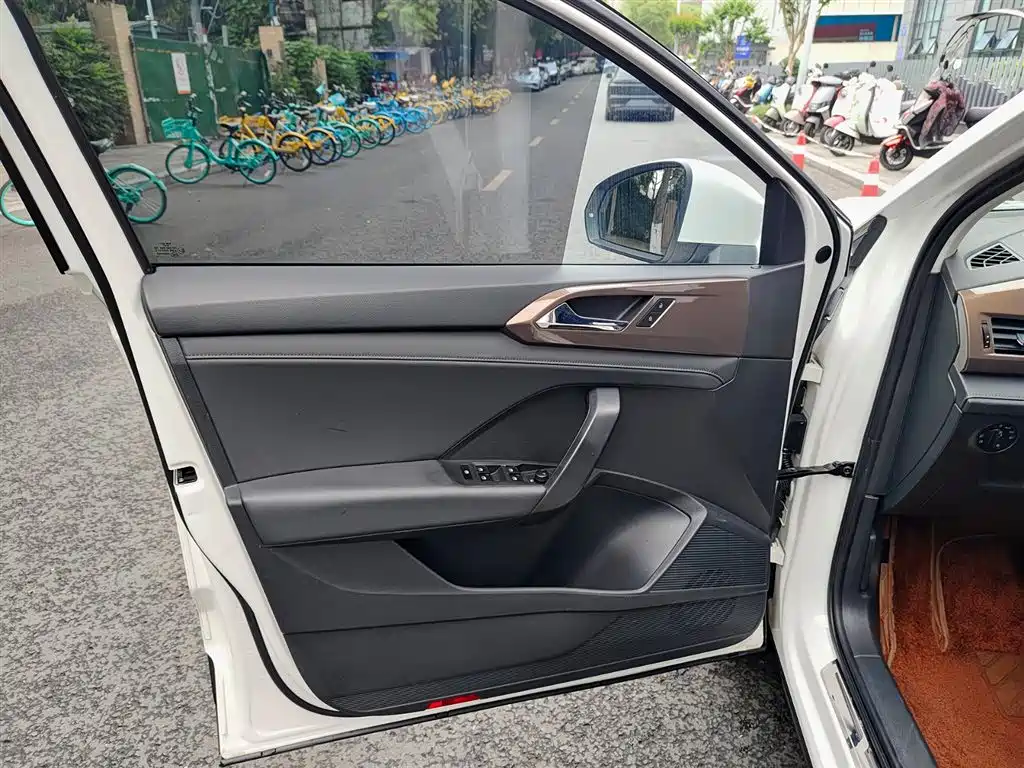 Volkswagen Tharu 2021 280TSI 2WD Luxury Plus фото 6