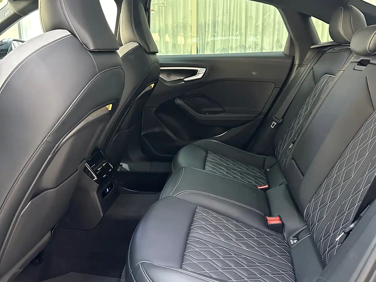 Audi A5L 2025 2.0T Sport Edition quattro фото 8