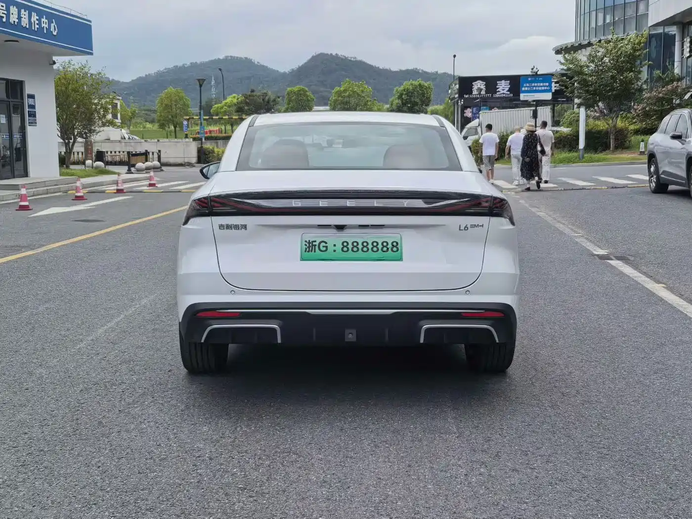Geely Galaxy Galaxy L6 2026 2025 EM-i 140km Voyage Edition