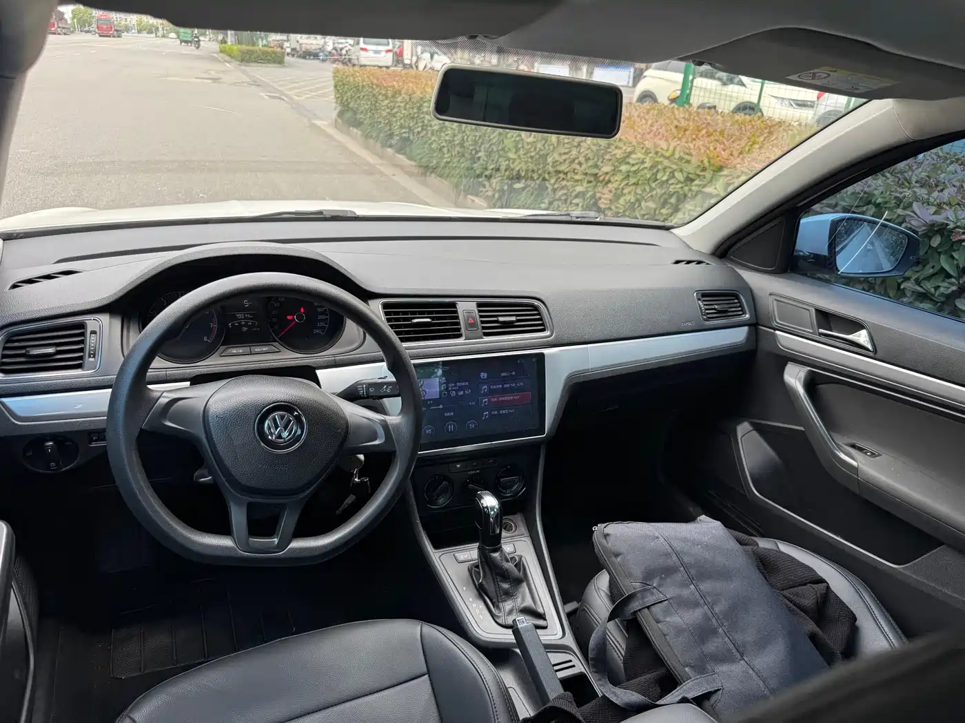 Volkswagen Lavida 2017 1.6L Automatic Trend Edition фото 14