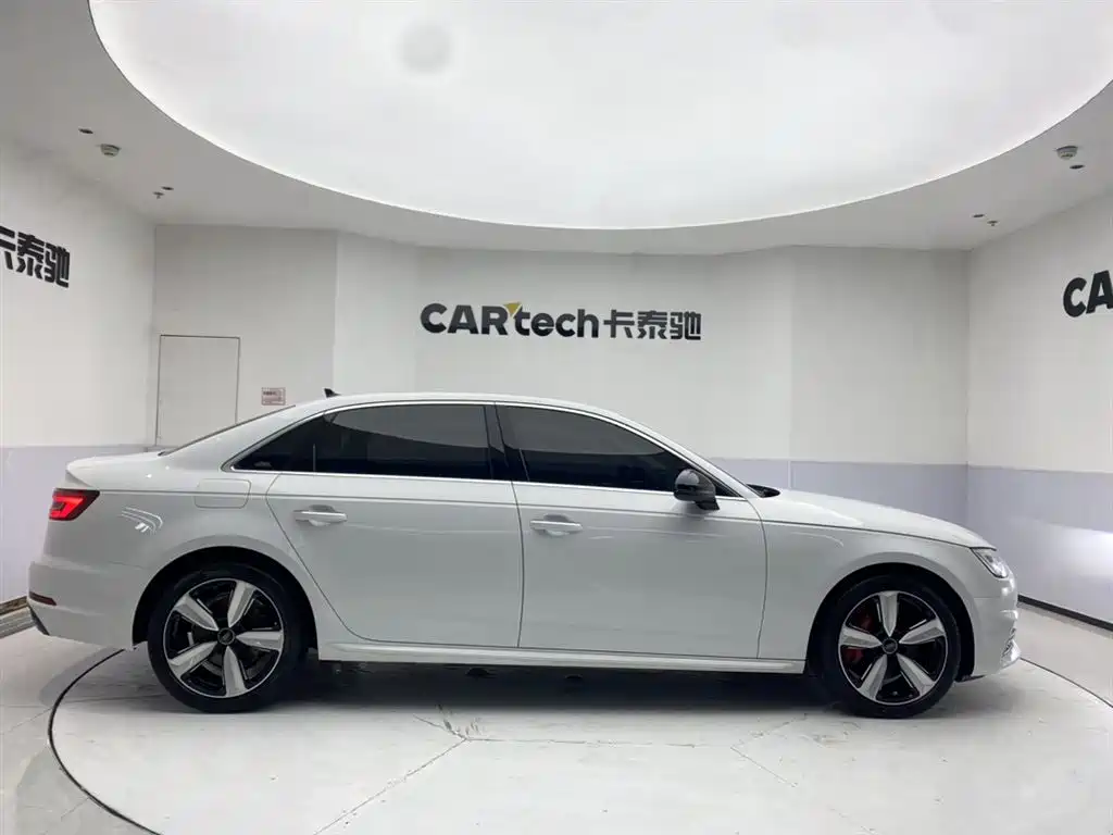Audi A4L 2018 30th Anniversary 40 TFSI Fashion фото 4