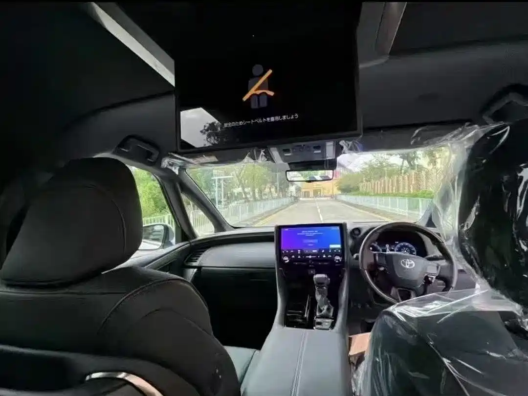 Toyota Alphard 2025 Hybrid 2.5L Ultimate Gold Edition фото 6