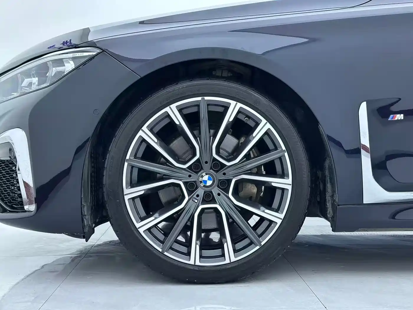 BMW 7 Series 2021 Model 740Li Leading M Sport Package фото 22