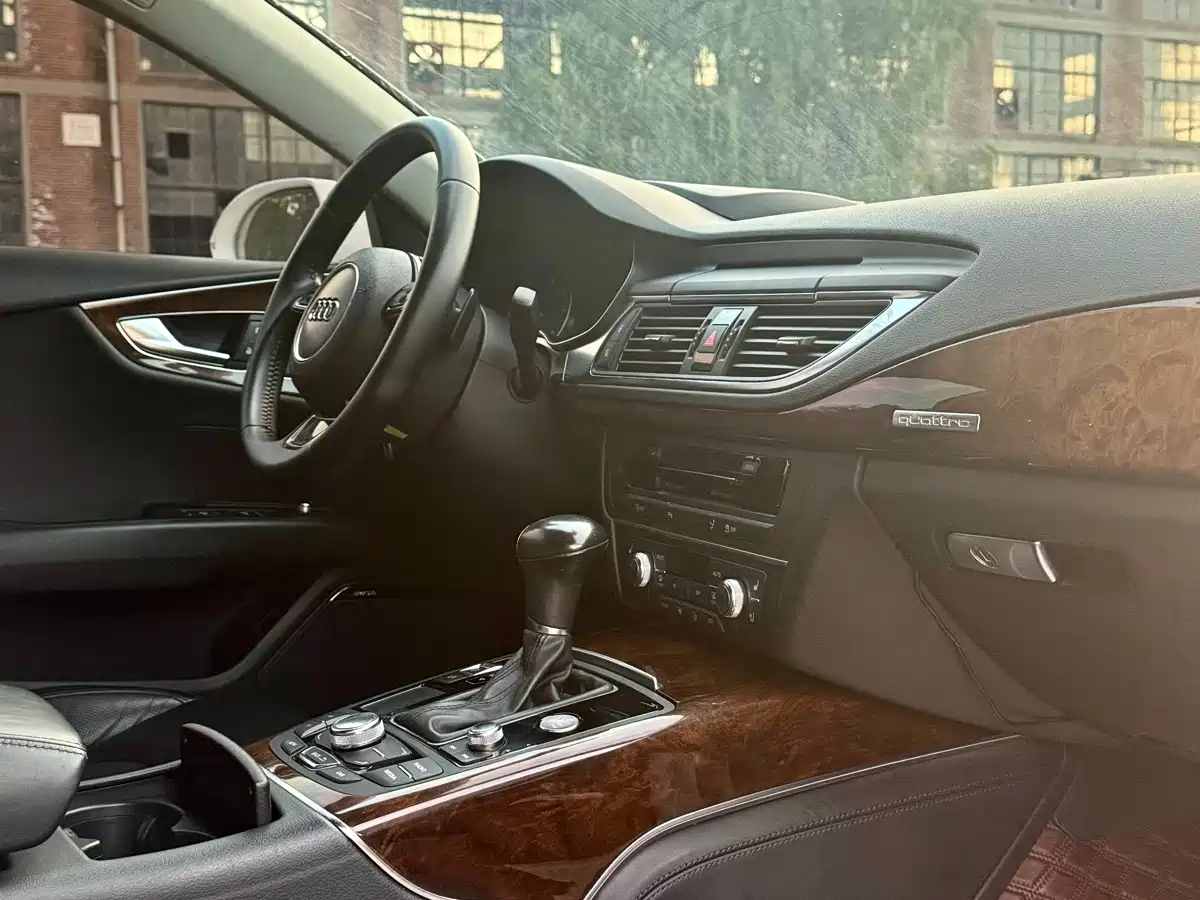 Audi A7 2012 2012 3.0TFSI quattro Luxury Model