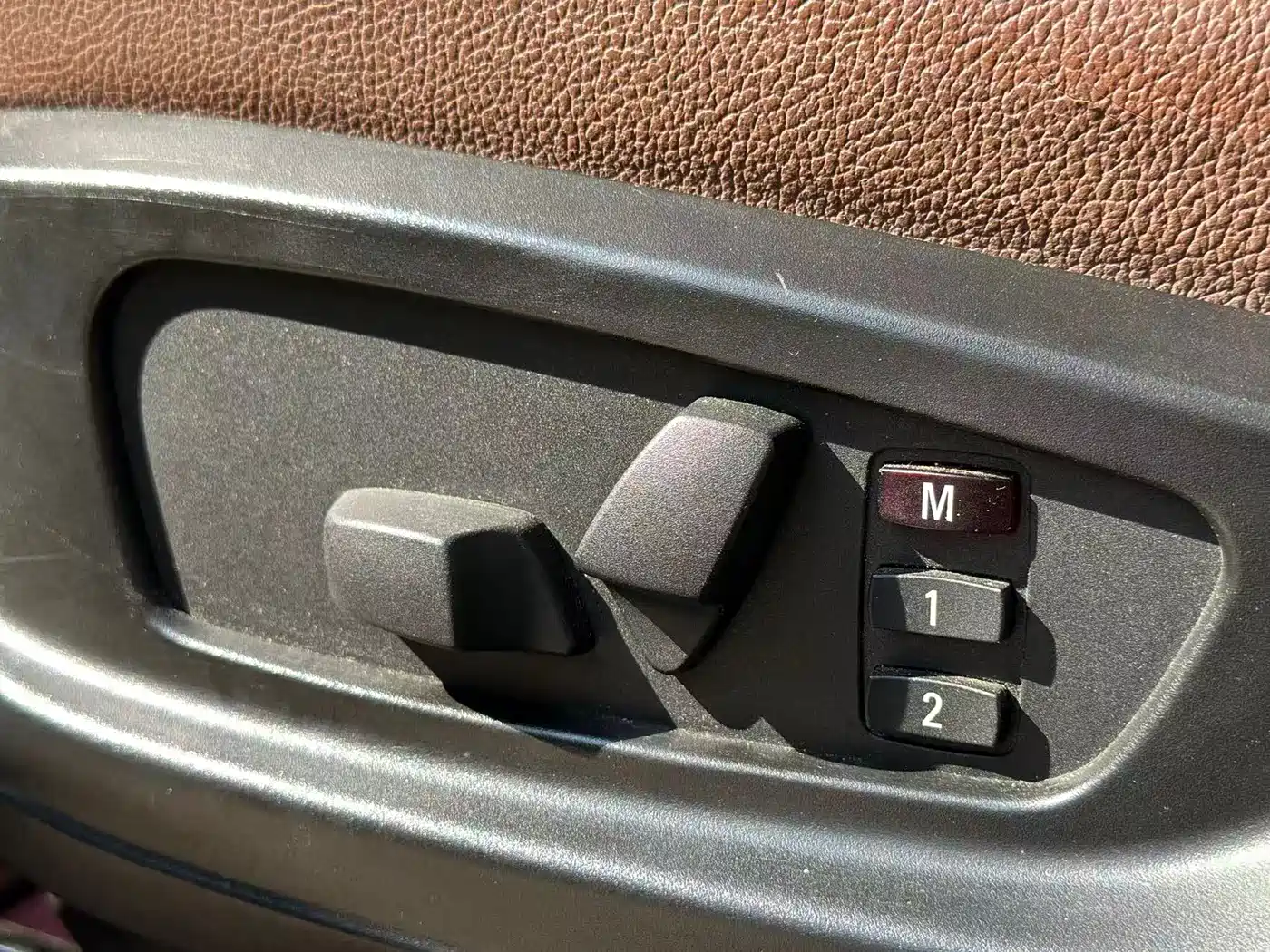 BMW X5 (Import) 2011 xDrive35i Leading Edition фото 16