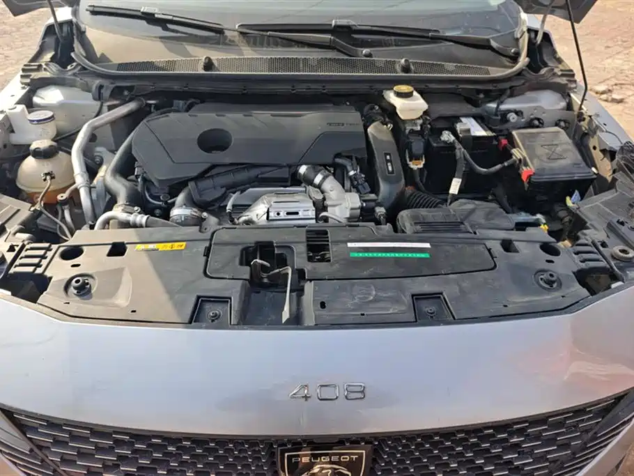 PEUGEOT 408