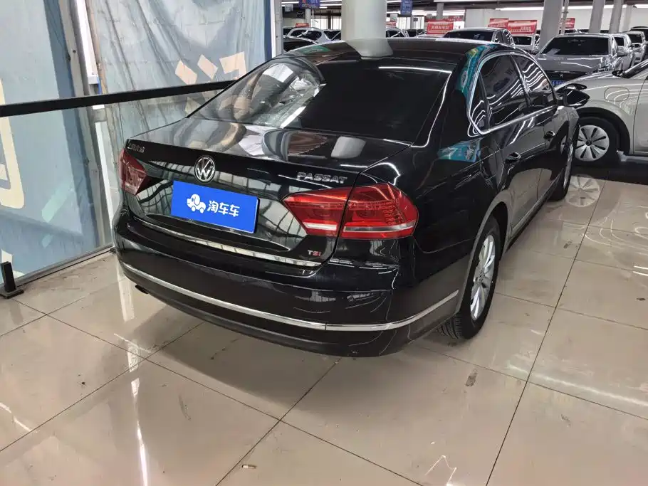 Volkswagen Passat 2012 2011 1.8TSI Automatic Premium Edition