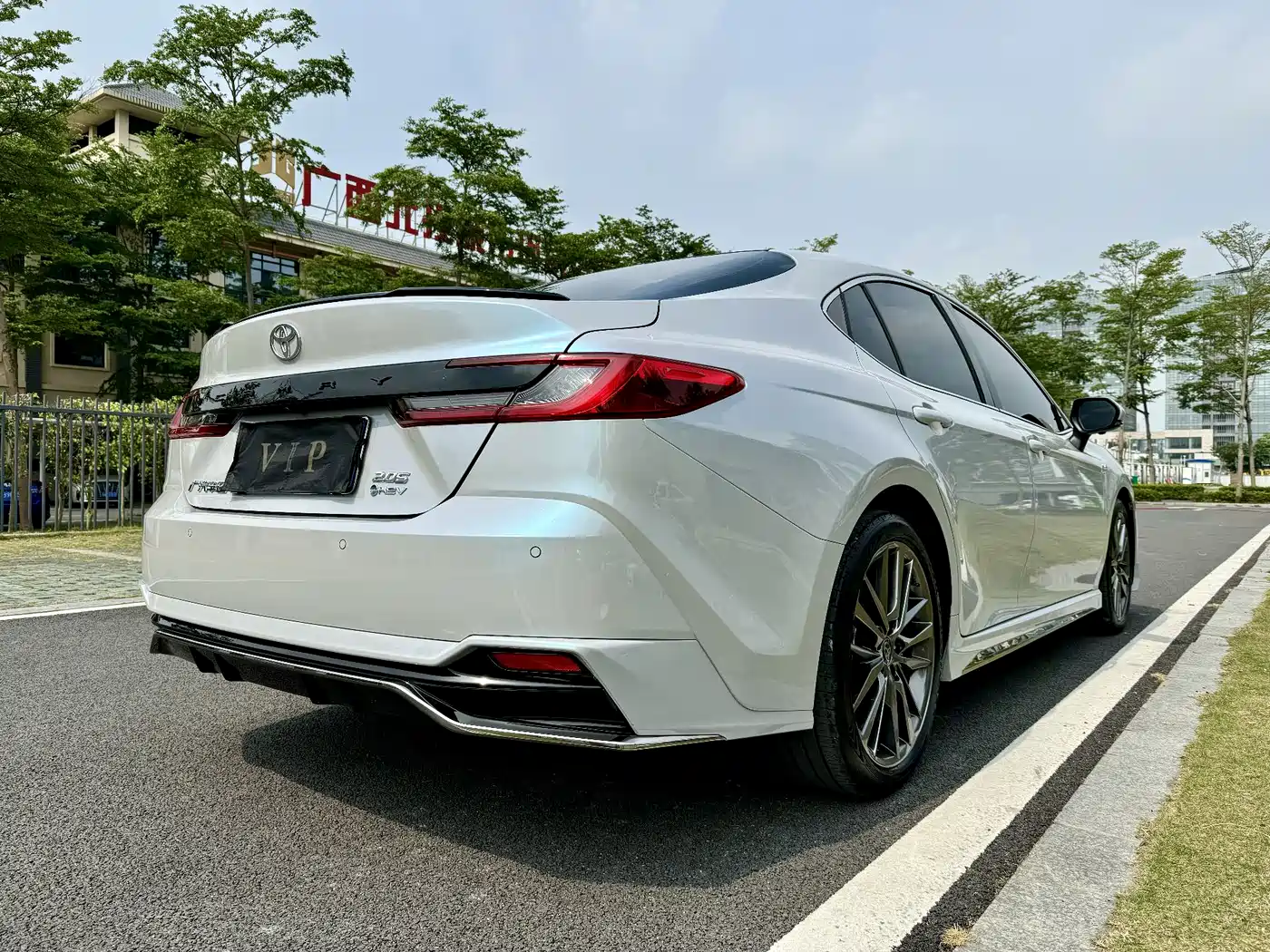 Toyota Camry 2024 Model Dual Hybrid 2.0HXS Sport Plus Edition фото 8