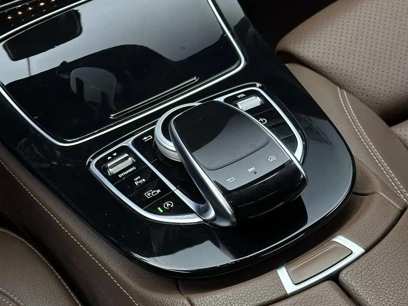 Mercedes-Benz E-Class 2016 E 200 L Sport Type фото 9