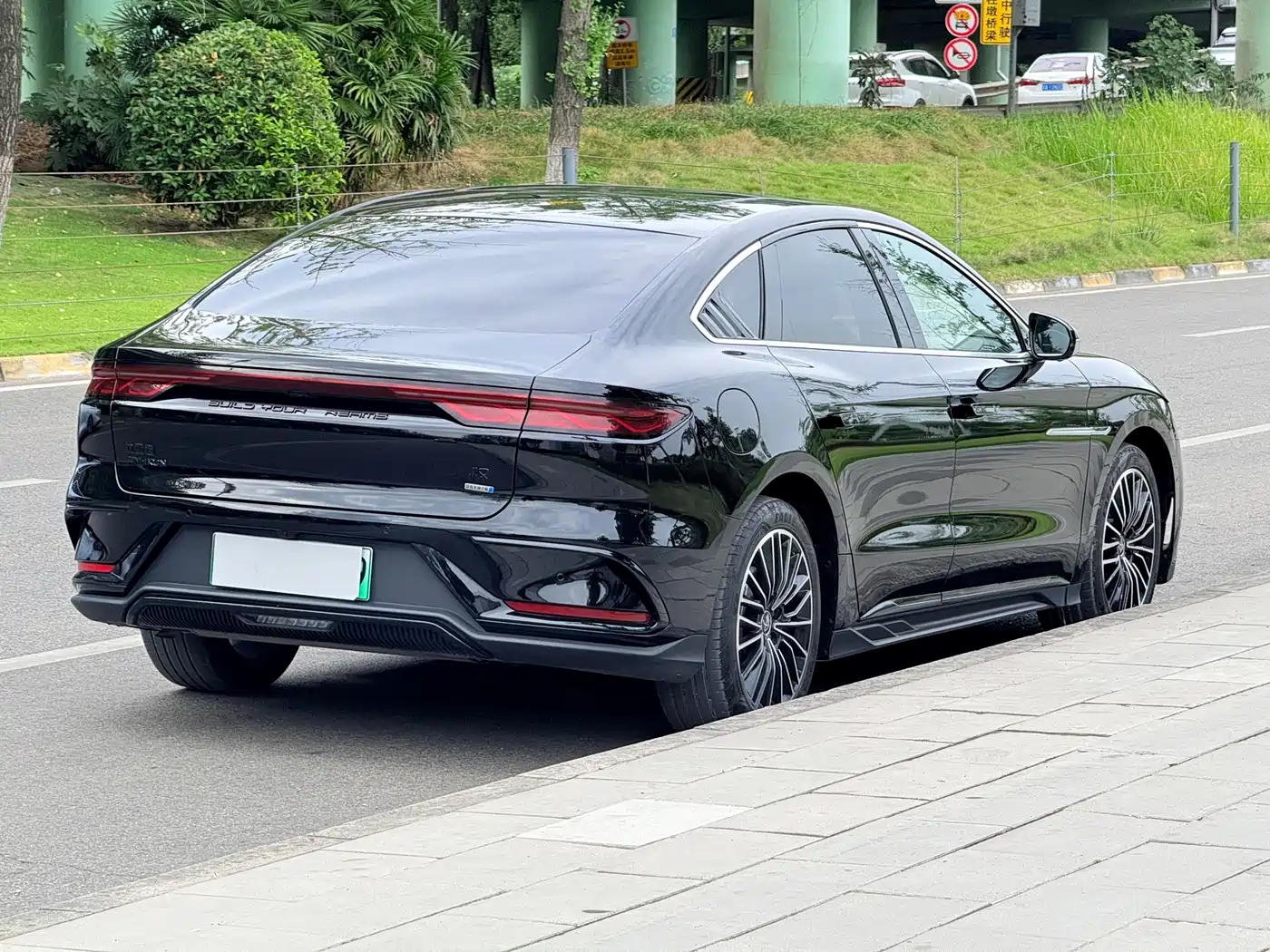 BYD Han 2022 DM-i 121KM Premium Edition фото 6