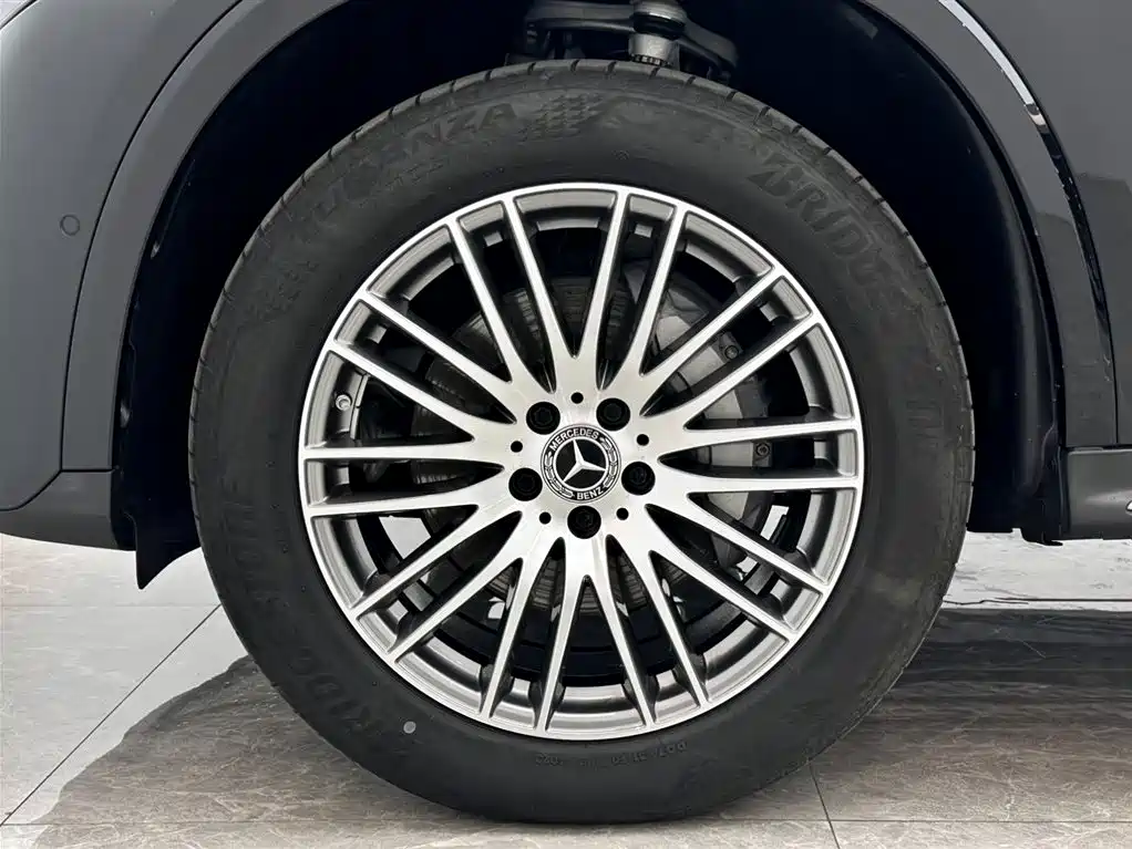 Mercedes-Benz GLC 2023 GLC 300 L 4MATIC Sport 5-Seater фото 21