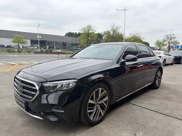 MERCEDES-BENZ E CLASS