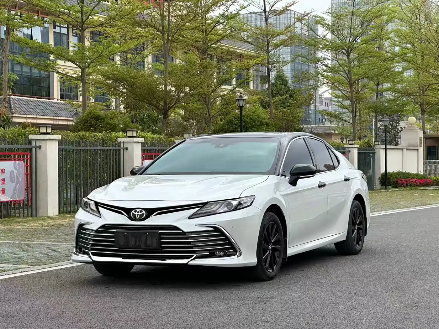 Toyota Camry 2021 2.0G Luxury Edition